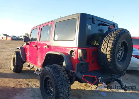 2013 Jeep Wrangler Unlimited Sahara z USA, uszkodzony, nr VIN 1C4BJWEG4DL673893